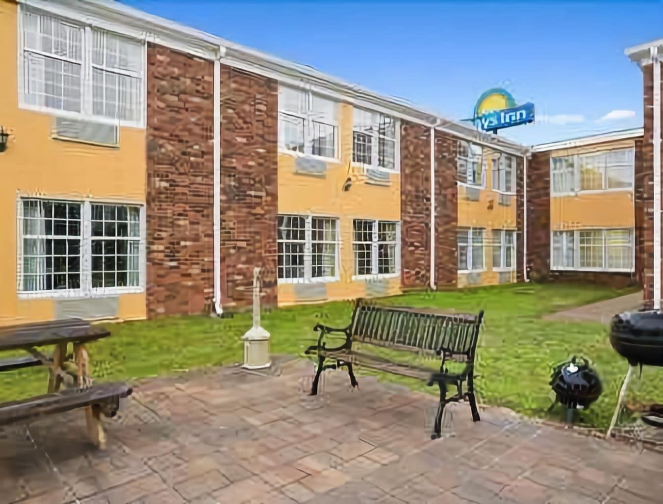 Days Inn By Wyndham Мэдисонвилл Экстерьер фото