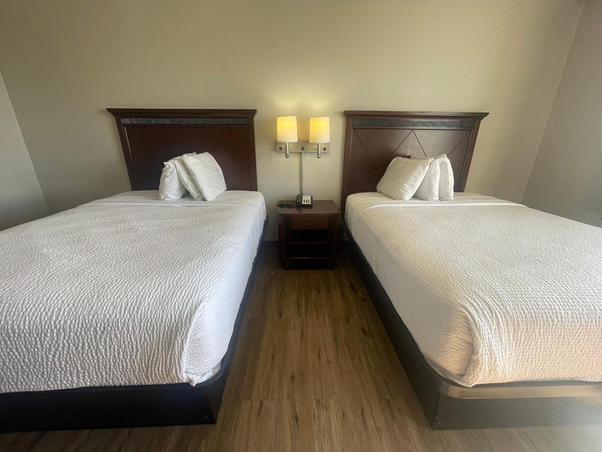 Days Inn By Wyndham Мэдисонвилл Экстерьер фото