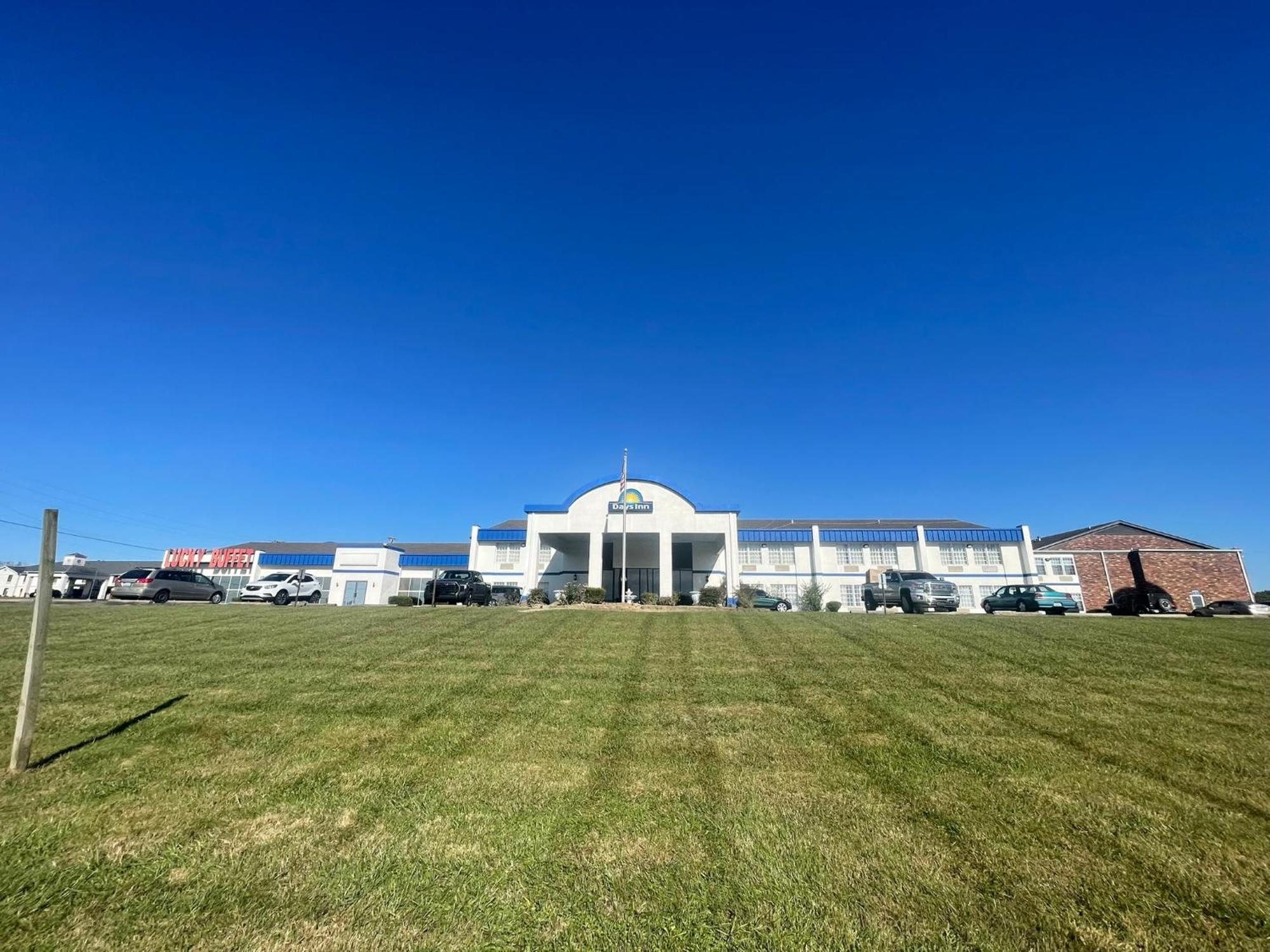 Days Inn By Wyndham Мэдисонвилл Экстерьер фото